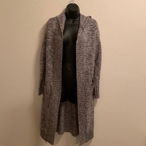 Long gray hooded sweater with pockets Size: XS